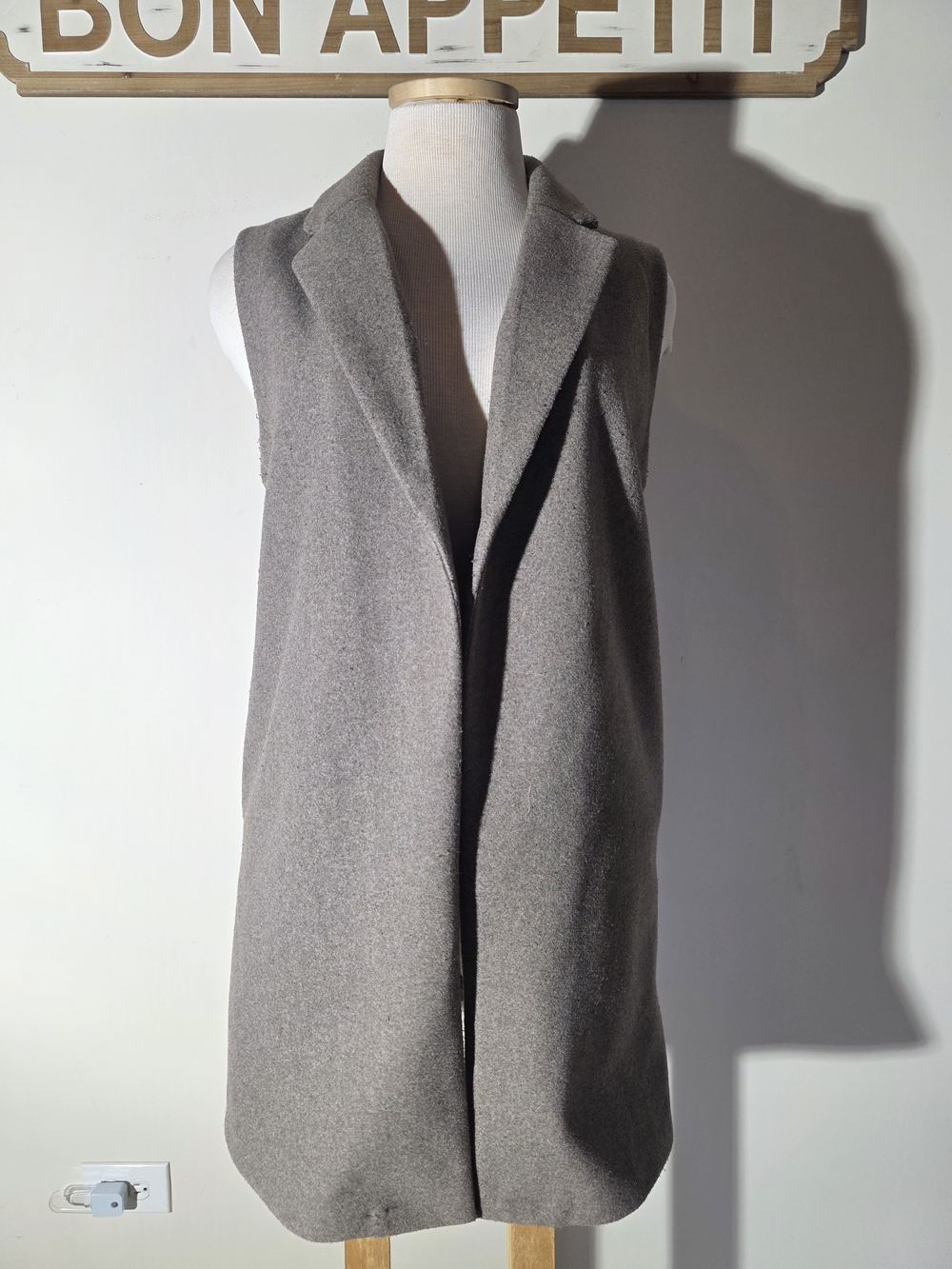 Love Tree Gray Sleeveless Notch-Lapel Vest